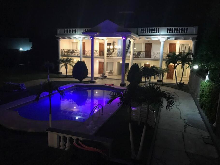 La Gran Casablanca Villa จูเตเปค ภายนอก รูปภาพ